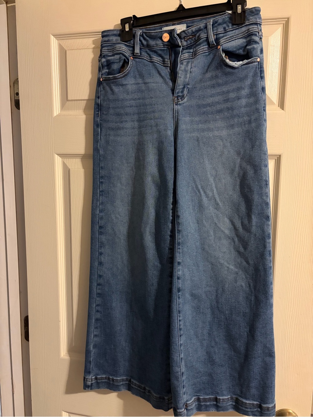 Wide-Leg Women's Jeans in Light Blue Wash